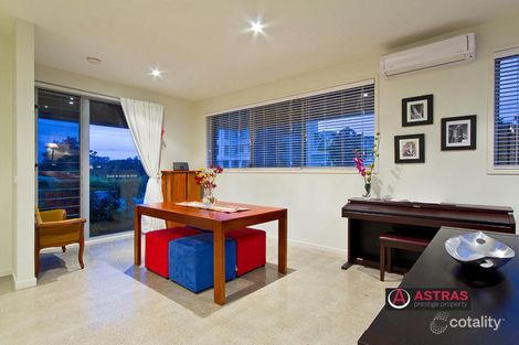 Property photo of 4 Lakefront Crescent Varsity Lakes QLD 4227