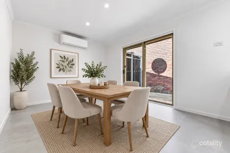 Property photo of 5 Munro Close Hampton Park VIC 3976