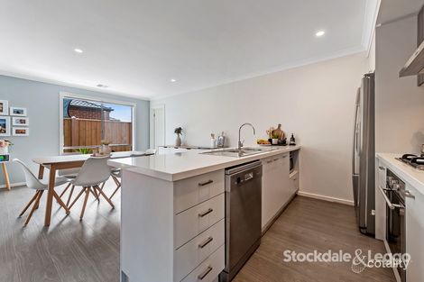 Property photo of 32 Reveille Way Mickleham VIC 3064