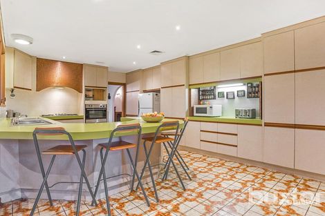 Property photo of 8 Greenwoods Close Dingley Village VIC 3172