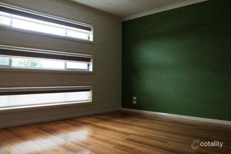Property photo of 18 Ebony Circuit Craigieburn VIC 3064
