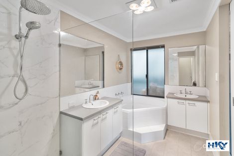 Property photo of 5 Whitehart Entrance Aveley WA 6069