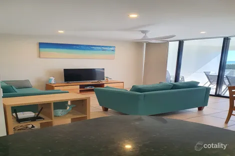 Property photo of 2/558-559 Esplanade Urangan QLD 4655