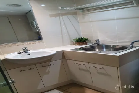 Property photo of 2/558-559 Esplanade Urangan QLD 4655