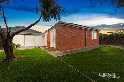 Property photo of 9 Southbank Walk Taylors Hill VIC 3037