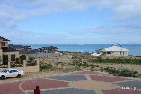 Property photo of 10 Royal James Court Quinns Rocks WA 6030