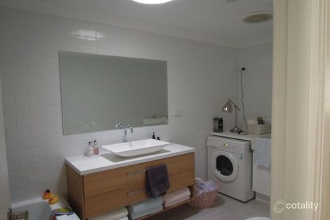 Property photo of 2/92 Phillip Street Thirroul NSW 2515