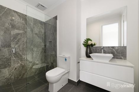 Property photo of 2/17 Paris Avenue Croydon South VIC 3136