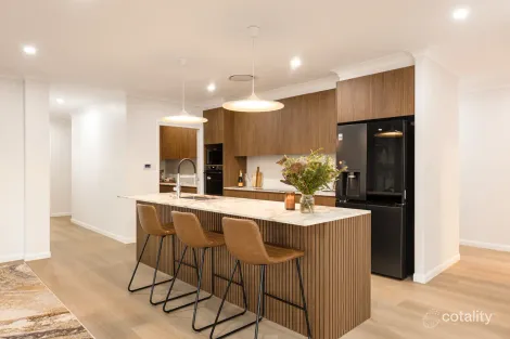 Property photo of 10 Willoughby Crescent Springwood QLD 4127