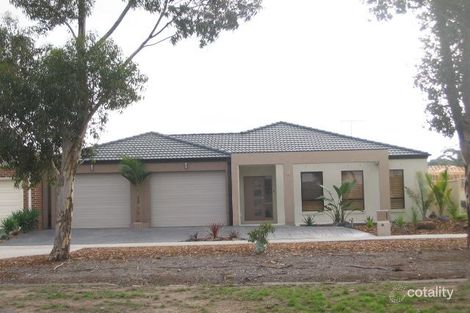 8 Minvi Tce, Cairnlea, VIC 3023