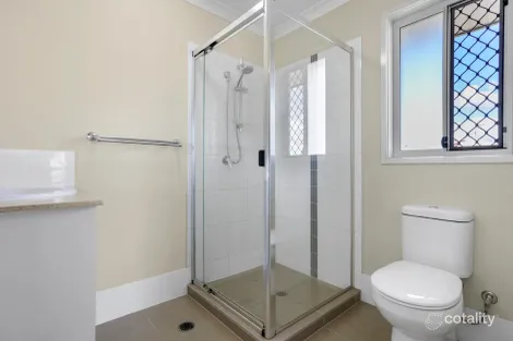 Property photo of 35 Cornforth Crescent Kirkwood QLD 4680