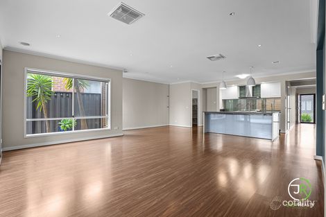Property photo of 3 Gelderland Drive Clyde North VIC 3978