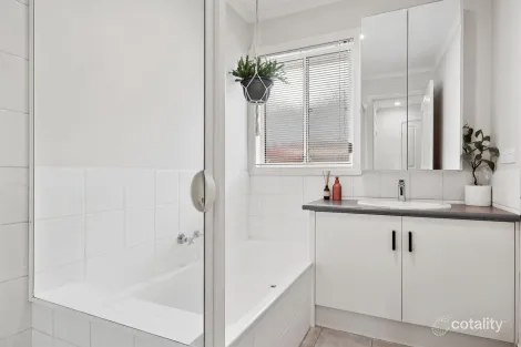 Property photo of 3/9 Crinan Street Kilsyth VIC 3137