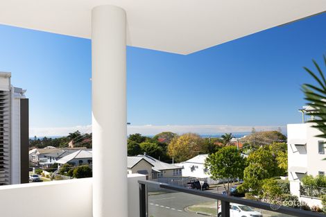 Property photo of 206/66 Bay Terrace Wynnum QLD 4178