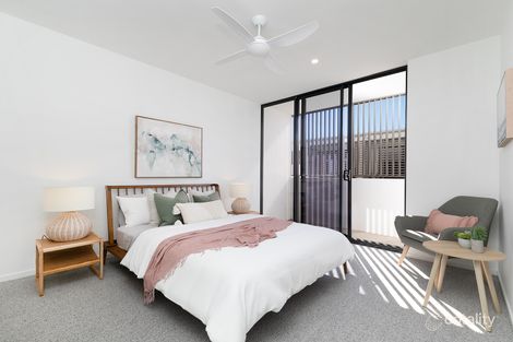 Property photo of 206/66 Bay Terrace Wynnum QLD 4178