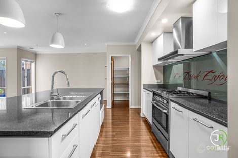Property photo of 3 Gelderland Drive Clyde North VIC 3978