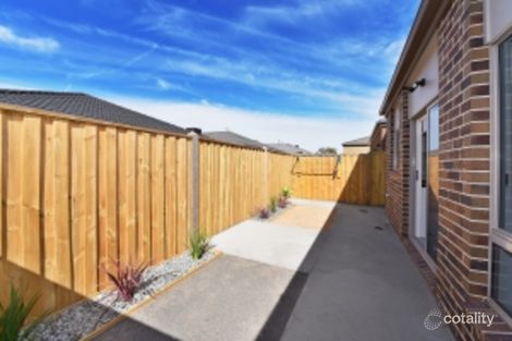 Property photo of 11 Haldon Avenue Mickleham VIC 3064