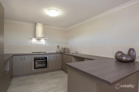 2/120 Ravenswood Dr, Nollamara, WA 6061