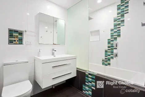 Property photo of 20 Albert Street Lake Illawarra NSW 2528