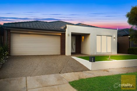 Property photo of 8 Avonmore Way Weir Views VIC 3338