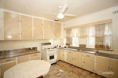 Property photo of 31 Rosstrevor Crescent Mitcham VIC 3132
