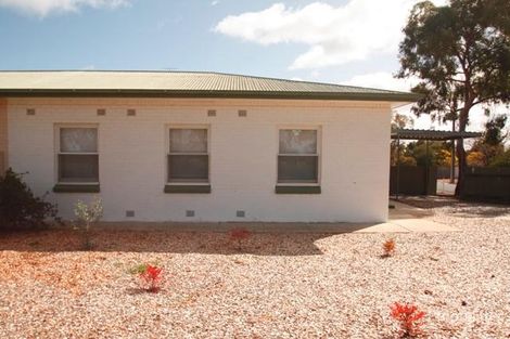 12 Trenaman Cres, Berri, SA 5343