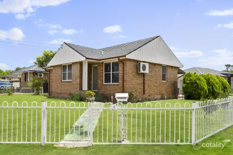 2 Sadleir Ave, Sadleir, NSW 2168