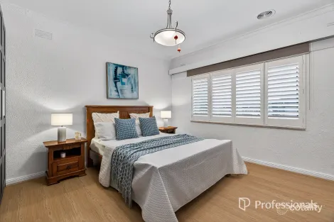 Property photo of 2 Moira Avenue Carnegie VIC 3163