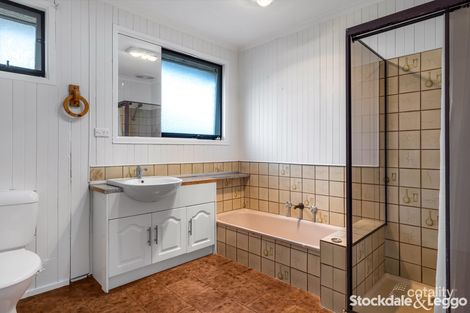 Property photo of 4 Peterlee Court Craigieburn VIC 3064