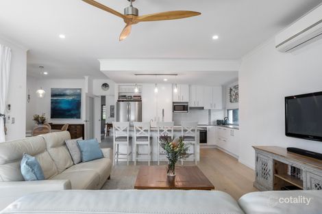 Property photo of 1 Panama Court Parrearra QLD 4575