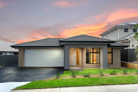 Property photo of 4 Meander Drive Calderwood NSW 2527
