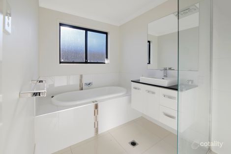 Property photo of 17 Hill Drive Pimpama QLD 4209