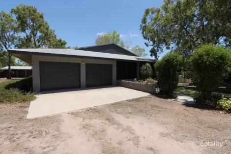 64 CASTORINA DR, MOUNT KELLY, QLD 4807