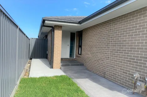 5 Pastureland St, Stream Hill, NSW 2526