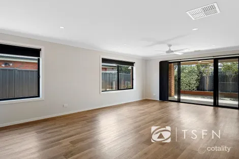 Property photo of 37 Aspect Drive Huntly VIC 3551