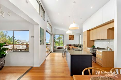 Property photo of 86 Kiarama Avenue Kiama Downs NSW 2533