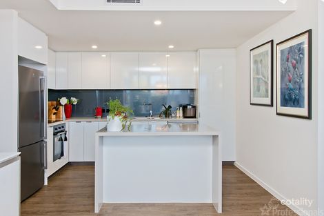 Property photo of 312/33 Lakefront Crescent Varsity Lakes QLD 4227