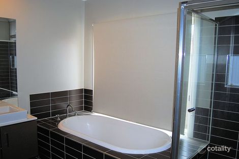 Property photo of 18 Bothwell Green Derrimut VIC 3026