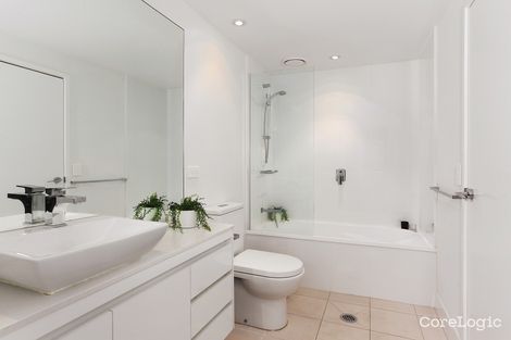 Property photo of 106/43 Harbour Town Drive Biggera Waters QLD 4216