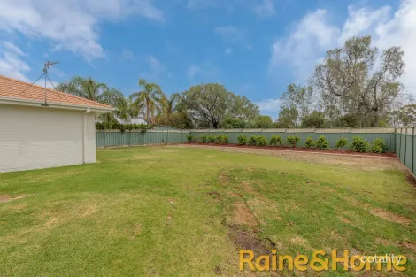 Property photo of 27 Pebble Beach Drive Dubbo NSW 2830