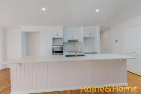 Property photo of 27 Pebble Beach Drive Dubbo NSW 2830