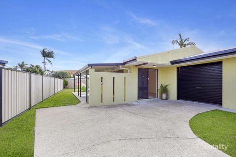 2/4 Tumala St, Parrearra, QLD 4575