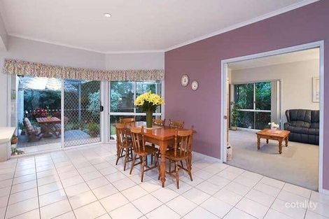 Property photo of 4 Drysdale Crescent Brookfield QLD 4069