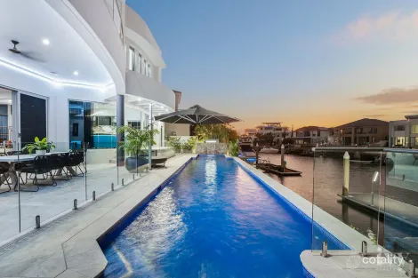 11 Hampton Ct, Paradise Point, QLD 4216