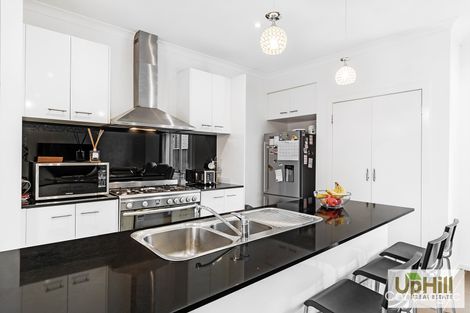 Property photo of 17 Hanoverian Street Clyde North VIC 3978