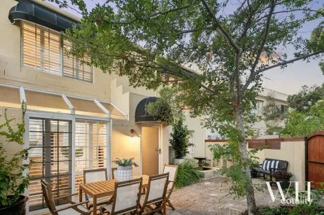 8 Mcatee Ct, Fremantle, WA 6160