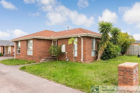Property photo of 1/2 Bramwell Close Endeavour Hills VIC 3802