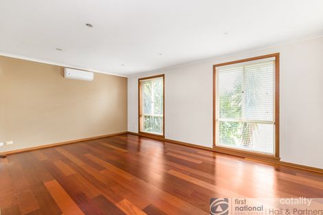 Property photo of 1/2 Bramwell Close Endeavour Hills VIC 3802