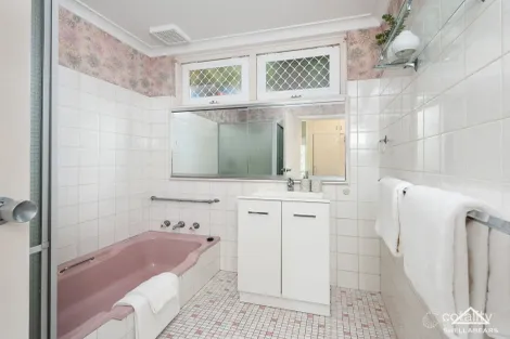 Property photo of 2/30 Queenslea Drive Claremont WA 6010