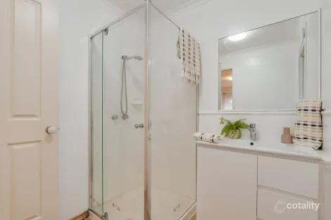 Property photo of 8 Connell Walk Roxburgh Park VIC 3064